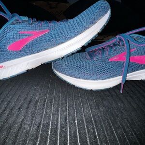 Brooks Women's Blue Knit Running Shoes with Pink Accents
